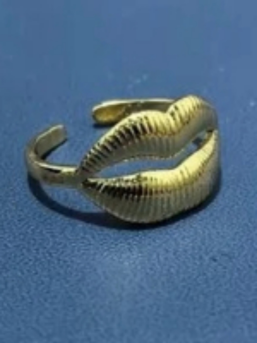Textured Cuff Bracelet in Gold Like New